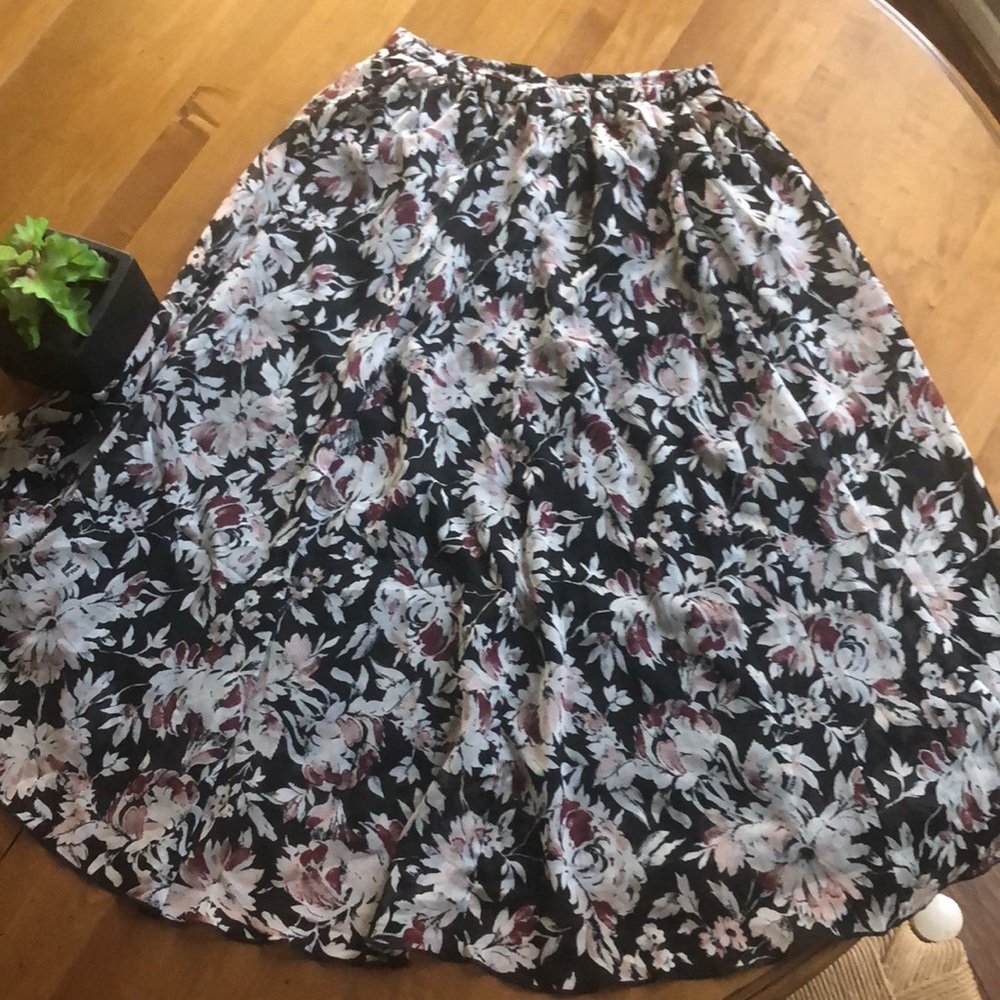 💌🌻Abercrombie floral hi low cotton lined midi skirt size S